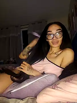 Snapshot of LucyMiax chatting on 10/19/25, 11:49 LucyMiax online show from 10/19/25, 11:49