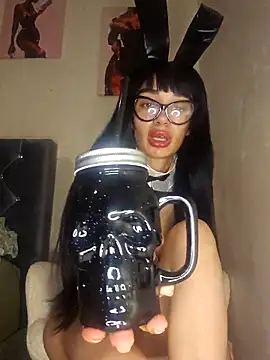 Snapshot of LucyMiax chatting on 10/31/25, 06:09 LucyMiax online show from 10/31/25, 06:09