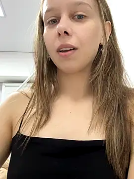 Snapshot of Ya_Siro chatting on 10/25/25, 01:07 Ya Siro online show from 10/25/25, 01:07