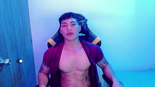 Snapshot of Maynow_666 chatting on 10/17/25, 08:00 Maynow 666 online show from 10/17/25, 08:00