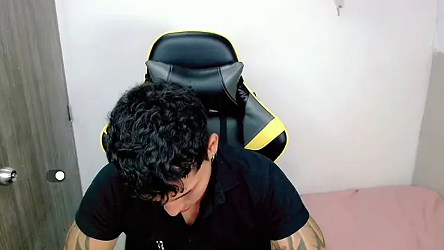 Snapshot of Maynow_666 chatting on 10/30/25, 09:37 Maynow 666 online show from 10/30/25, 09:37