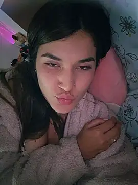 Snapshot of Gigihairy chatting on 10/18/25, 01:41 Gigihairy online show from 10/18/25, 01:41