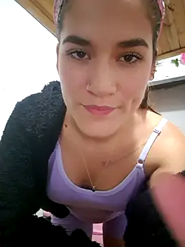 Snapshot of Gigihairy chatting on 10/18/25, 11:05 Gigihairy online show from 10/18/25, 11:05