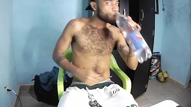 Snapshot of AXionX chatting on 10/25/25, 10:26 AXionX online show from 10/25/25, 10:26