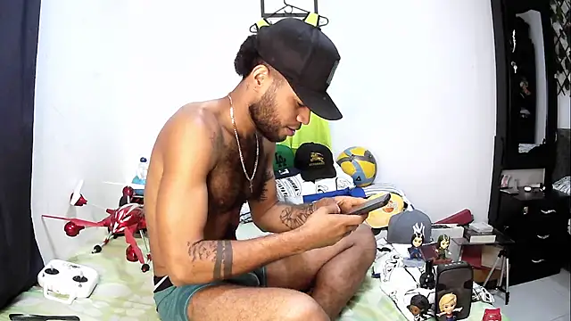 Snapshot of AXionX chatting on 11/07/25, 09:53 AXionX online show from 11/07/25, 09:53