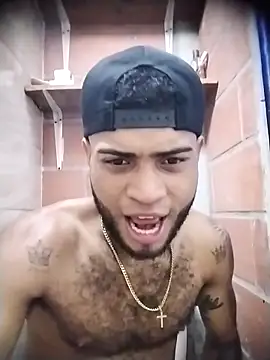 Snapshot of AXionX chatting on 11/11/25, 02:55 AXionX online show from 11/11/25, 02:55