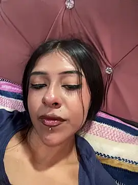 Snapshot of Alicia_Sanz chatting on 10/16/25, 03:13 Alicia Sanz online show from 10/16/25, 03:13