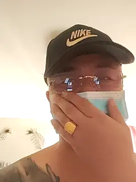 caige8888 online show from 10/16/25, 03:51