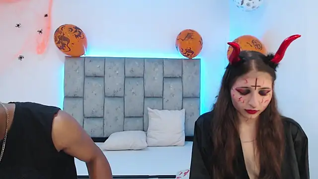 Snapshot of SweetAndSinful chatting on 10/31/25, 03:40 SweetAndSinful online show from 10/31/25, 03:40