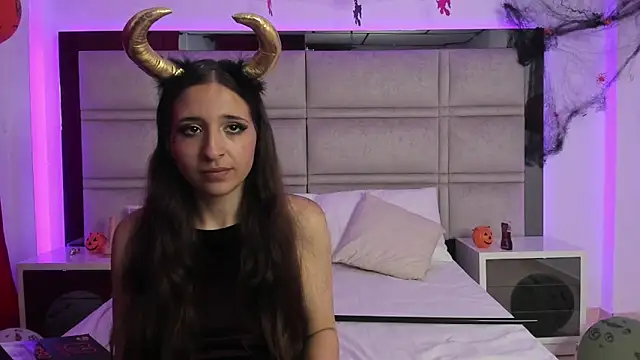 Snapshot of SweetAndSinful chatting on 11/03/25, 03:19 SweetAndSinful online show from 11/03/25, 03:19