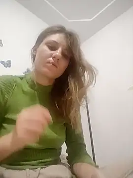 Snapshot of SandyCassie chatting on 10/19/25, 04:35 SandyCassie online show from 10/19/25, 04:35