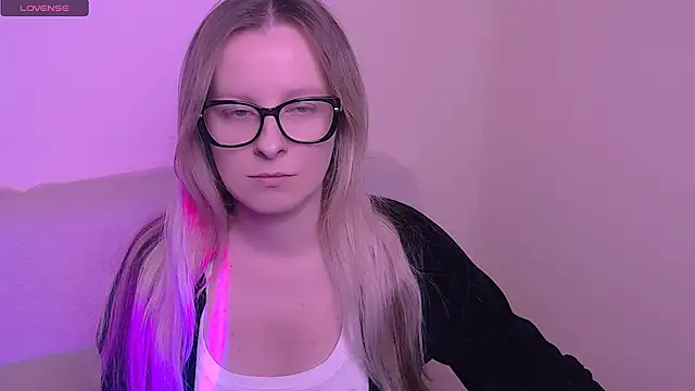 AllaLeomz online show from 11/10/25, 08:02