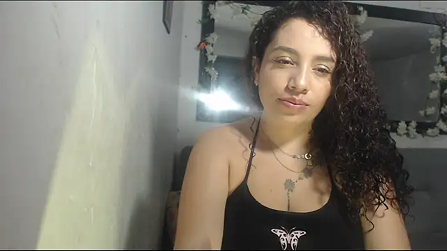 m zoee online show from 11/23/25, 04:45