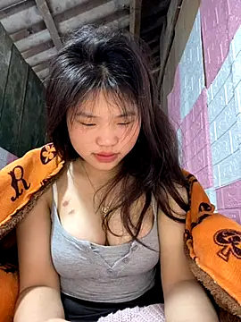 Snapshot of bumbaba chatting on 11/20/25, 12:33 bumbaba online show from 11/20/25, 12:33