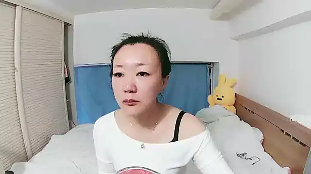 Snapshot of Barbara-a chatting on 10/17/25, 05:54 Barbara-a online show from 10/17/25, 05:54