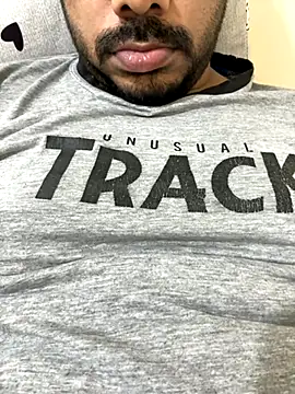 Handsome8677 online show from 12/02/25, 07:31