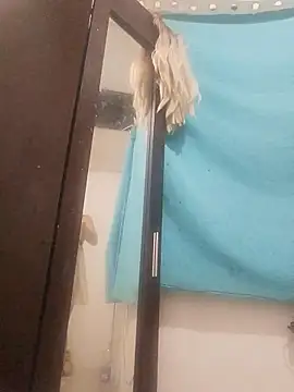 Teressa Love online show from 11/17/25, 10:32