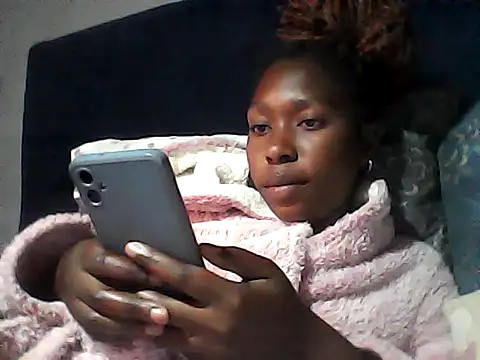 Snapshot of sexysmalldaily04 chatting on 10/17/25, 08:06 sexysmalldaily04 online show from 10/17/25, 08:06
