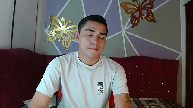 Snapshot of Ruiz2416 chatting on 10/16/25, 11:22 Ruiz2416 online show from 10/16/25, 11:22