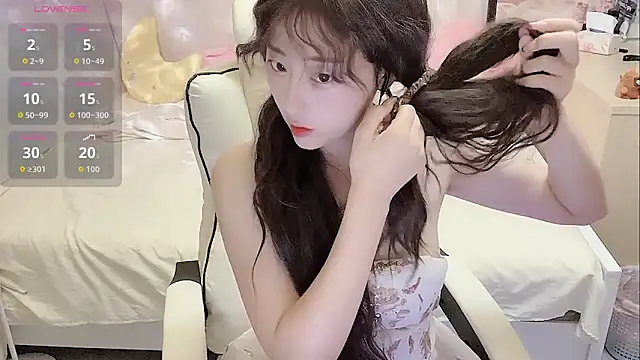 Snapshot of Ximi1 chatting on 10/16/25, 10:55 Ximi1 online show from 10/16/25, 10:55