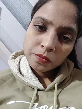 Snapshot of Anshika1431 chatting on 11/16/25, 03:12 Anshika1431 online show from 11/16/25, 03:12