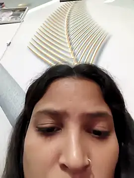 Snapshot of Anshika1431 chatting on 11/22/25, 04:55 Anshika1431 online show from 11/22/25, 04:55