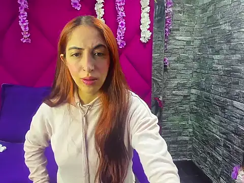 Snapshot of MariamGray1 chatting on 10/16/25, 05:25 MariamGray1 online show from 10/16/25, 05:25