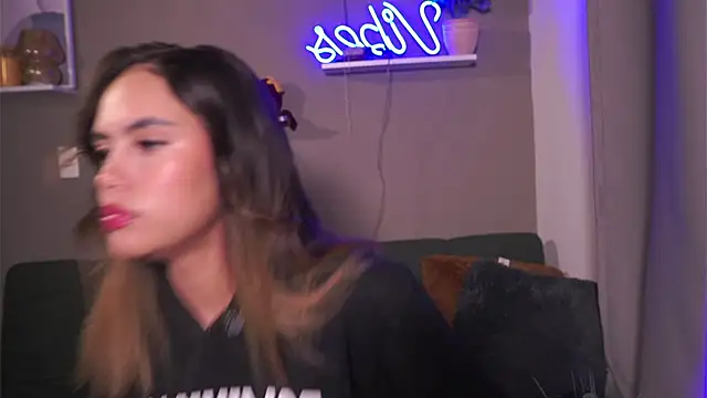 adahara miller17 online show from 11/19/25, 02:44