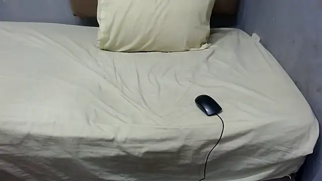 Snapshot of SweetDivaXX chatting on 11/15/25, 09:11 SweetDivaXX online show from 11/15/25, 09:11