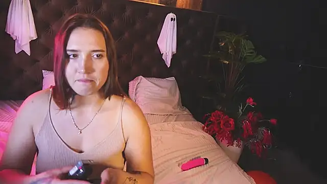 AmiraChase online show from 10/27/25, 01:37