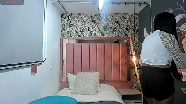 Rachel  Jonees online show from 11/08/25, 11:43