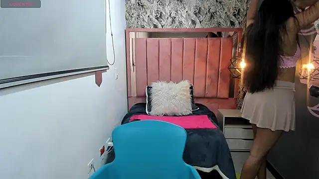 Rachel  Jonees online show from 11/28/25, 12:08