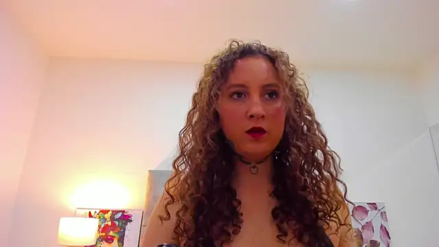 Snapshot of SharonMartini chatting on 10/20/25, 01:22 SharonMartini online show from 10/20/25, 01:22
