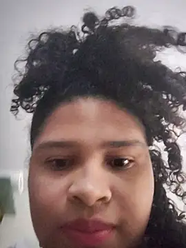 Snapshot of Aliona_ chatting on 11/11/25, 12:05 Aliona online show from 11/11/25, 12:05