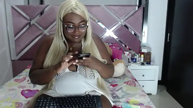 Snapshot of Antonellabigass chatting on 10/22/25, 11:15 Antonellabigass online show from 10/22/25, 11:15
