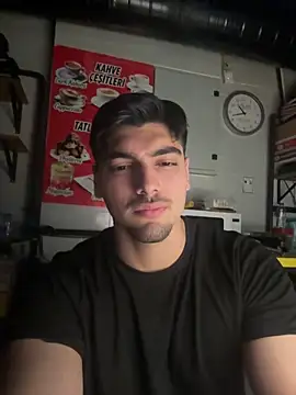 Snapshot of emir343475 chatting on 11/21/25, 07:45 emir343475 online show from 11/21/25, 07:45