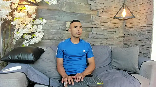 Snapshot of OwenPyerce chatting on 10/23/25, 04:17 OwenPyerce online show from 10/23/25, 04:17