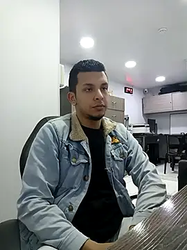 Snapshot of Master_Connor_BDSM chatting on 10/24/25, 05:31 Master Connor BDSM online show from 10/24/25, 05:31