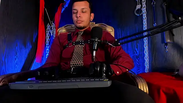 Snapshot of Master_Connor_BDSM chatting on 10/30/25, 09:59 Master Connor BDSM online show from 10/30/25, 09:59