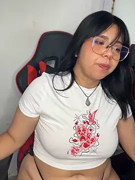 Snapshot of _Bella_7 chatting on 10/27/25, 02:48 Bella 7 online show from 10/27/25, 02:48