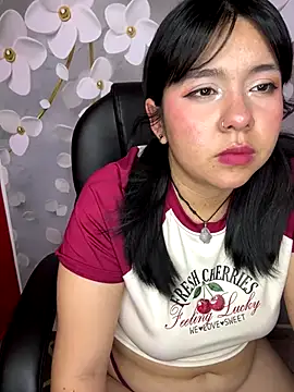 Snapshot of _Bella_7 chatting on 11/02/25, 02:47 Bella 7 online show from 11/02/25, 02:47