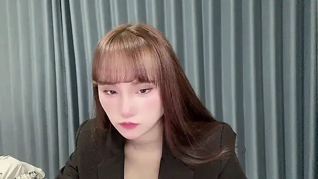 Snapshot of Momo-999 chatting on 10/18/25, 03:24 Momo-999 online show from 10/18/25, 03:24