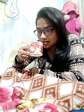 Vanshika1432 online show from 11/18/25, 07:18