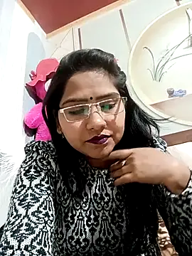 Vanshika1432 online show from 12/01/25, 11:48