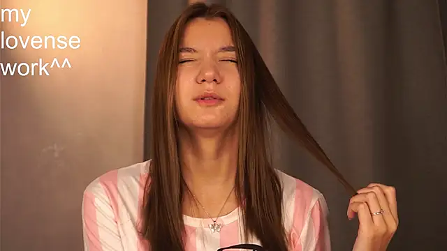 BrynnHolverson online show from 10/26/25, 07:09