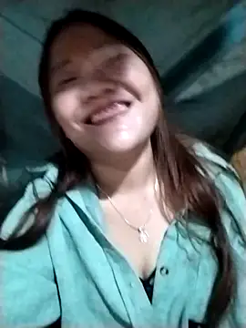 Snapshot of mai-cute chatting on 10/17/25, 01:53 mai-cute online show from 10/17/25, 01:53