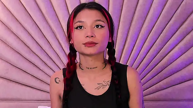 Emma duff online show from 10/21/25, 11:44