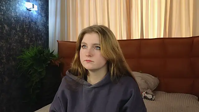 NightSaffron online show from 11/25/25, 07:19