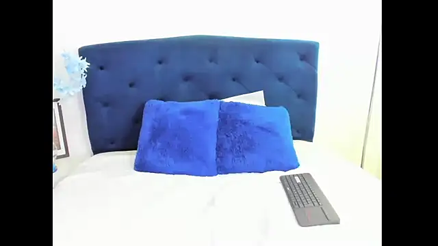 Snapshot of Scarlett_Glows1 chatting on 10/27/25, 10:58 Scarlett Glows1 online show from 10/27/25, 10:58