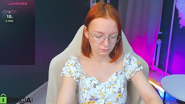 Snapshot of cherry_fever chatting on 10/19/25, 02:23 cherry fever online show from 10/19/25, 02:23